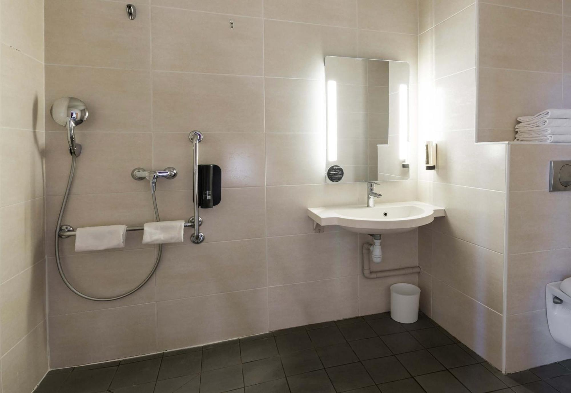 B&B HOTEL Castres Centre Gambetta Esterno foto